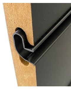 Kunststof insert profiel voor slatwall zwart