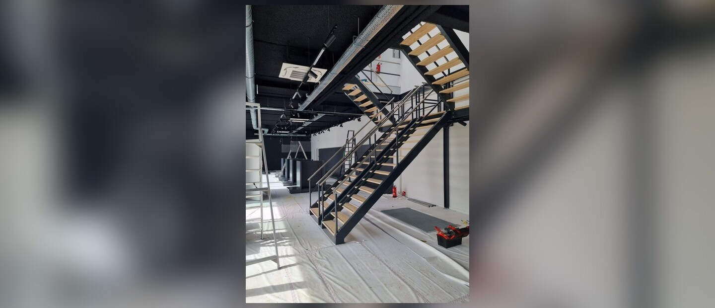 Trappartij en technische installaties in aanbouw